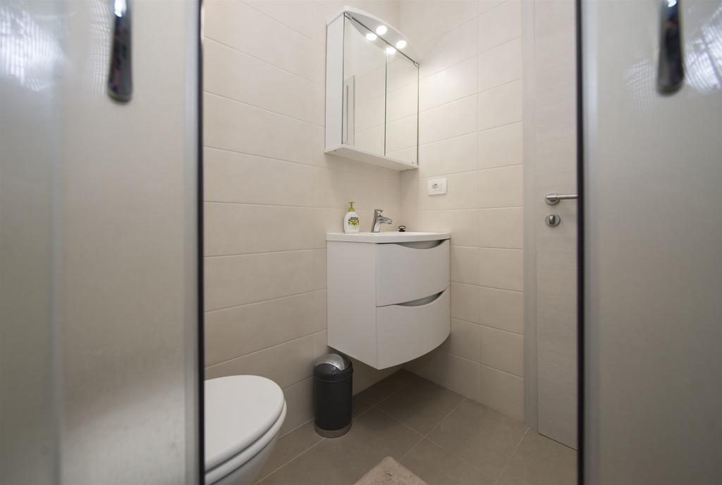 Apartment Jure สลาทิเน ภายนอก รูปภาพ