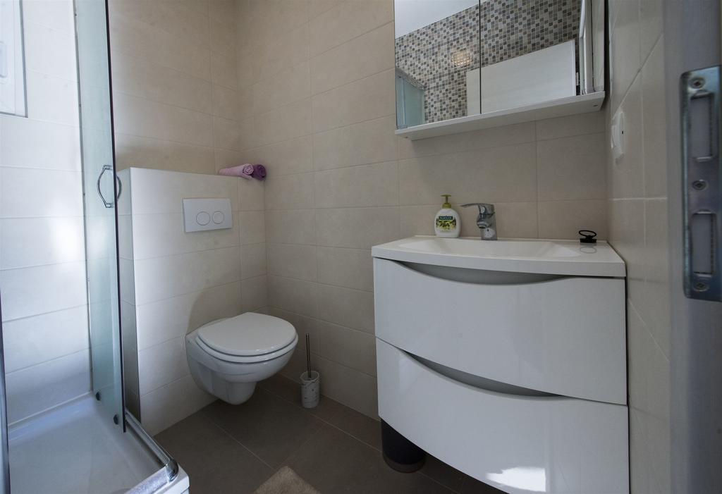Apartment Jure สลาทิเน ภายนอก รูปภาพ