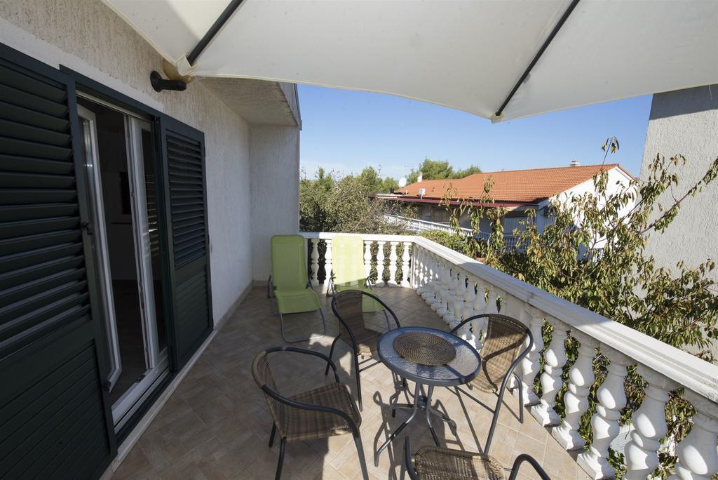 Apartment Jure สลาทิเน ภายนอก รูปภาพ